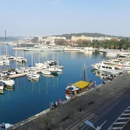 Apartman Marina With Sea View Pula