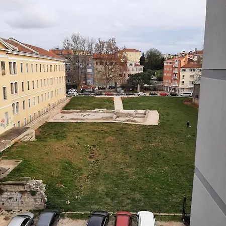 Marina With Sea View 普拉