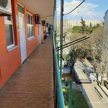 Marina With Sea View Apartament Pula
