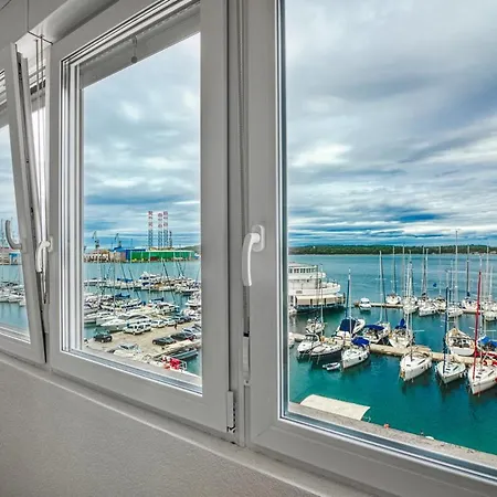 Marina With Sea View * 풀라