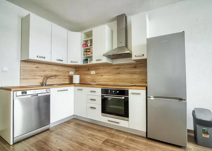 Marina With Sea View Πούλα