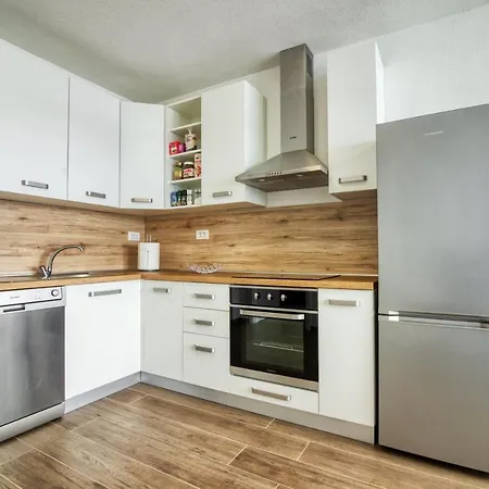 Marina With Sea View Pola